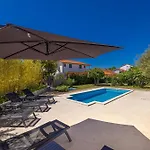 House Kai With Private Pool 펜션 *