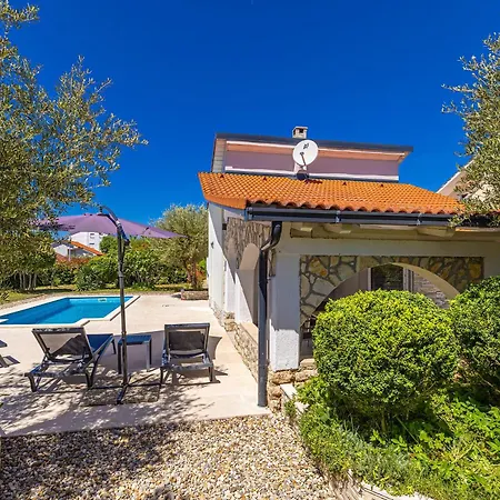Dom wakacyjny House Kai With Private Pool Pinezići