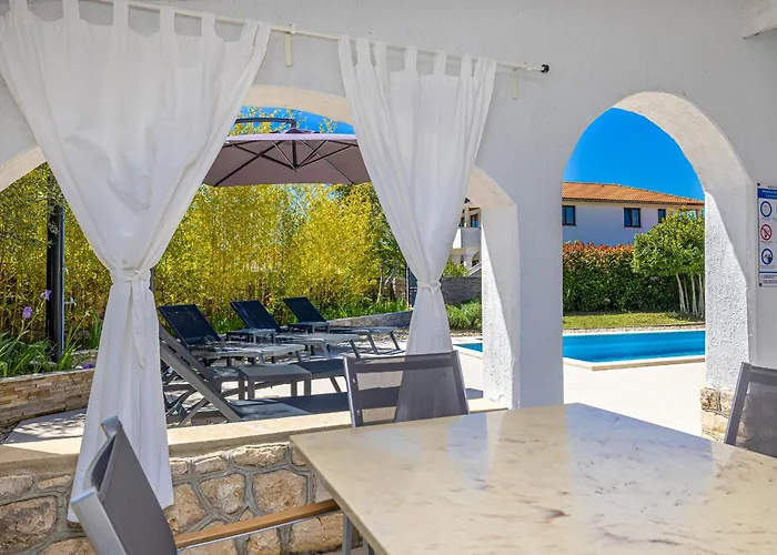 House Kai With Private Pool