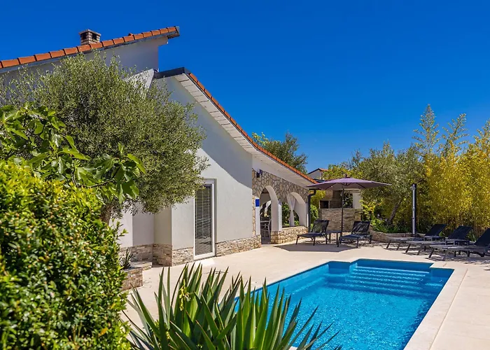 House Kai With Private Pool Casa vacanze Pinezići