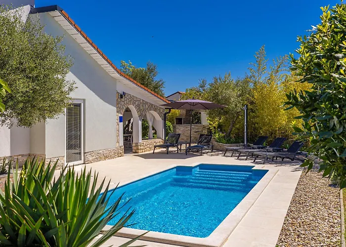 House Kai With Private Pool Pinezići